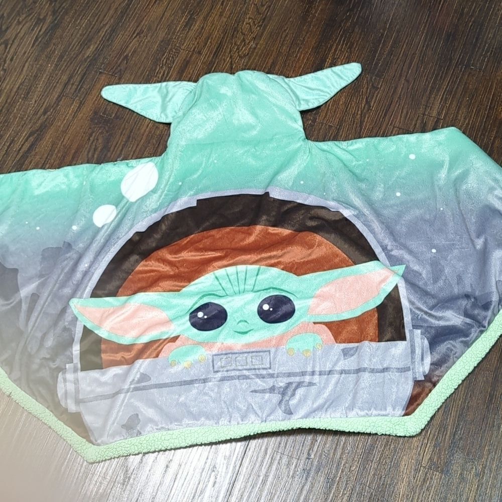 STAR WARS MANDALORIAN CHILD BABY YODA HOODED SNUGGLE WRAP BLANKET HOODIE